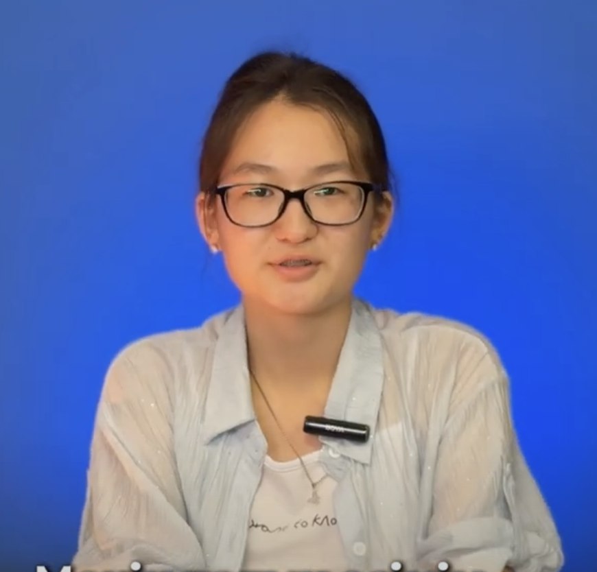 Порно адам орманда жұлқылайды